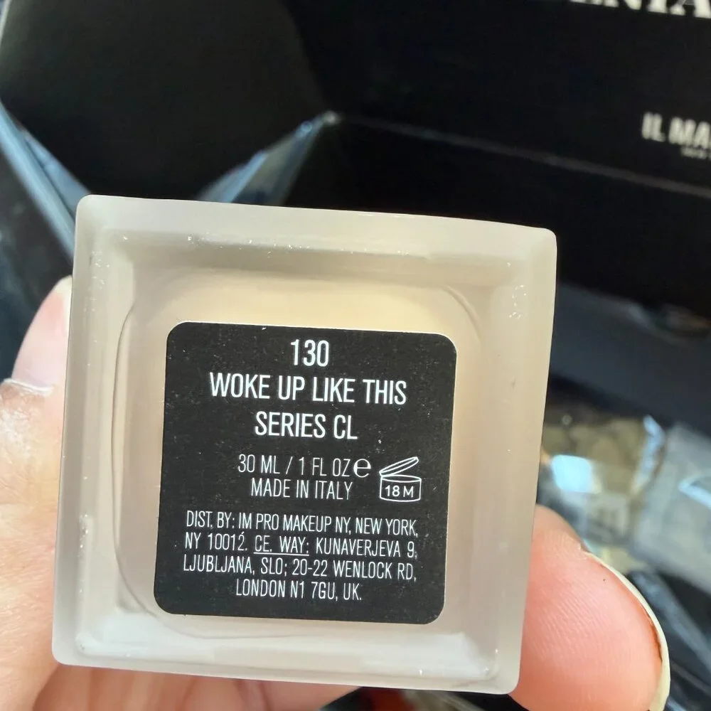 IL MAKIAGE Woke Up Like This Foundation 130 Full Size